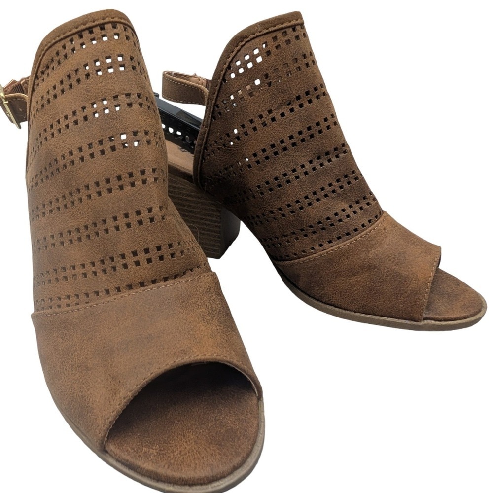 Qupid‎ Perforated Slingback Peep Toe Block Heel Brown Faux Suede Size 7.5 Boho